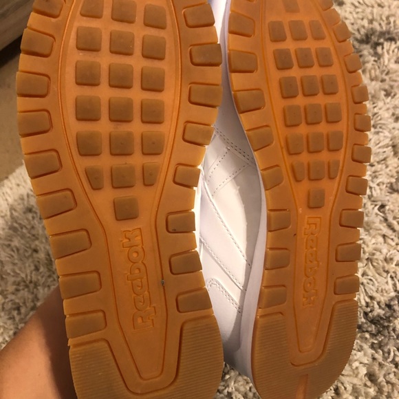 All white gum bottom Reeboks - Picture 3 of 4